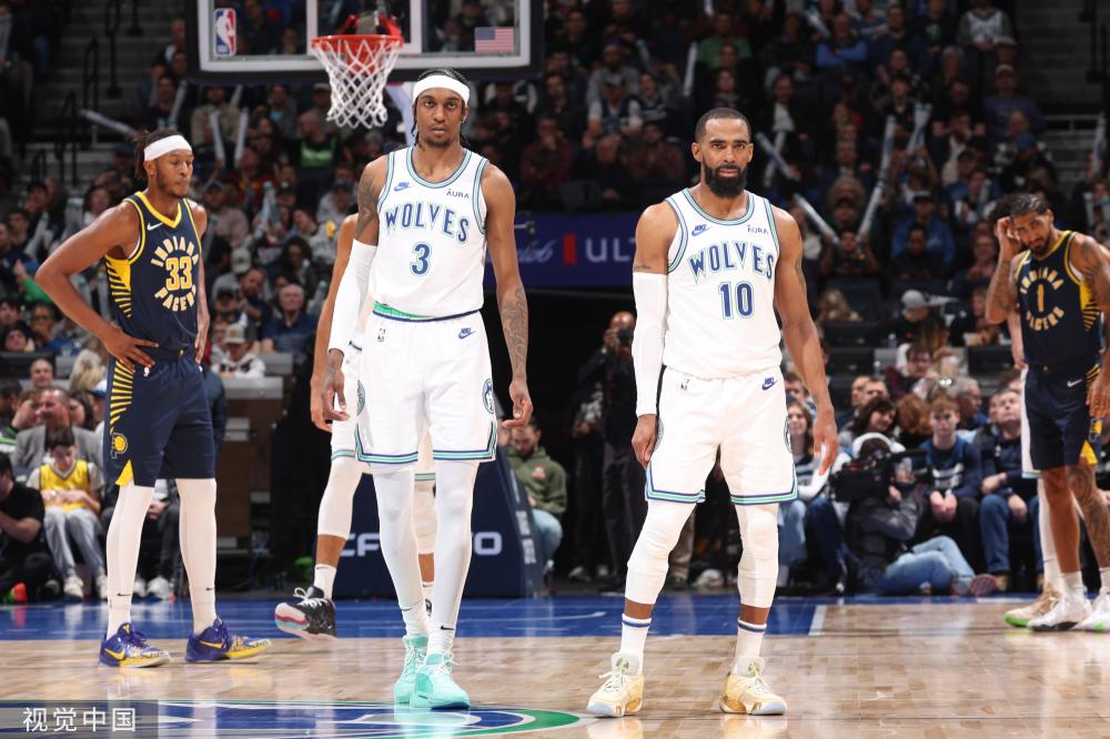 她注视的不 她注视的不